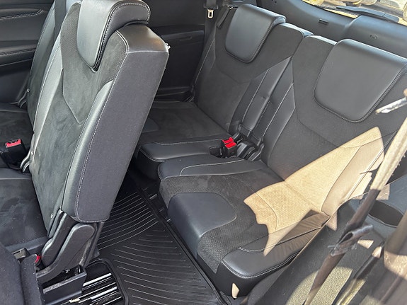 Ford S-MAX 8 of 8