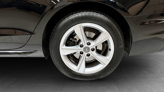 Audi A4 6 of 14