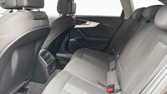 Audi A4 11 of 14