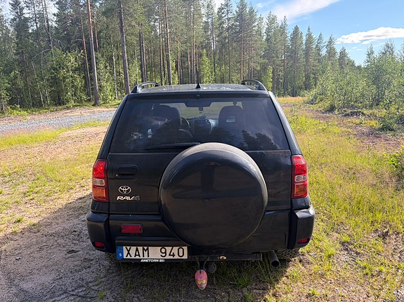 Toyota RAV4 5 of 5