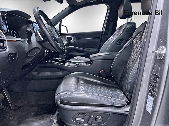 Kia Sorento 8 of 20