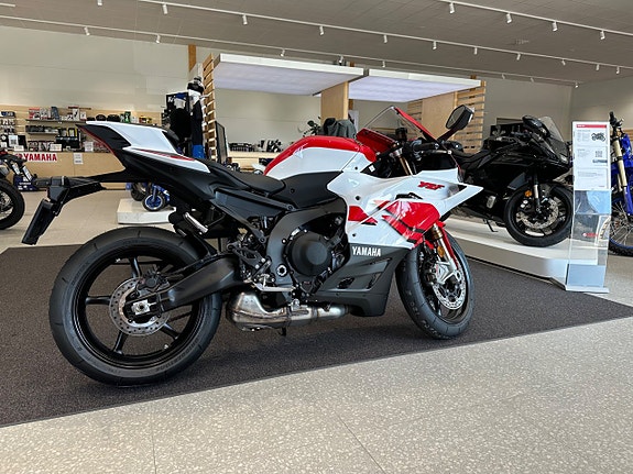 Yamaha YZF R9