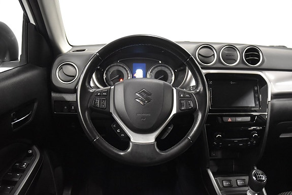 Suzuki Vitara 2 of 18