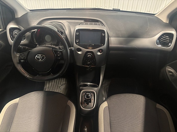 Toyota Aygo 7 of 17