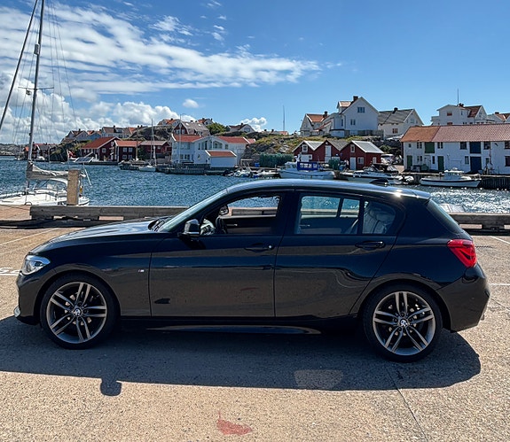 BMW 118i 2 of 26