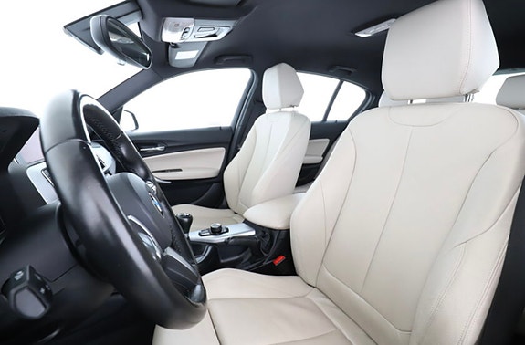 BMW 118i 7 of 26