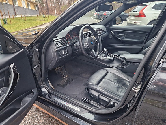 BMW 330d 17 of 27