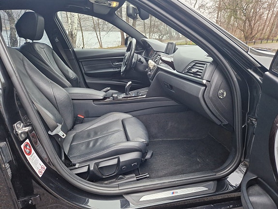 BMW 330d 16 of 27