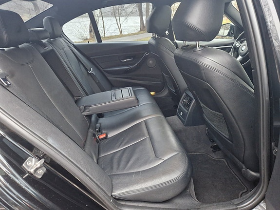 BMW 330d 15 of 27