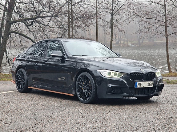 BMW 330d 4 of 5