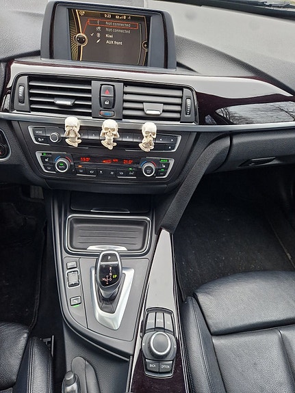 BMW 330d 25 of 27