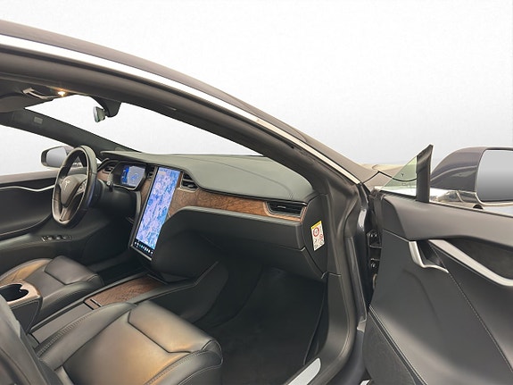 Tesla Model S 28 of 30