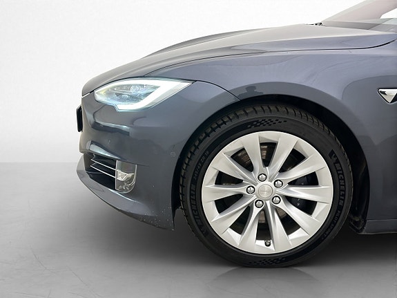 Tesla Model S 29 of 30
