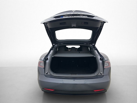 Tesla Model S 26 of 30