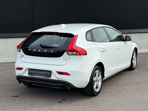 Volvo V40 8 of 24
