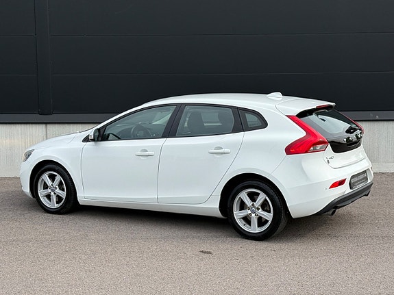 Volvo V40 12 of 24