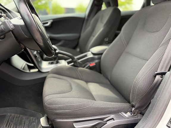 Volvo V40 13 of 24