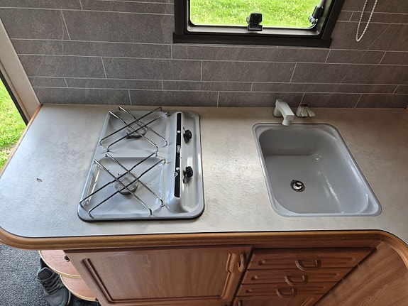 Sävsjö 5.6 CT Exclusive Alde golvvärme förtält Markis Dubbelsäng 21 of 27