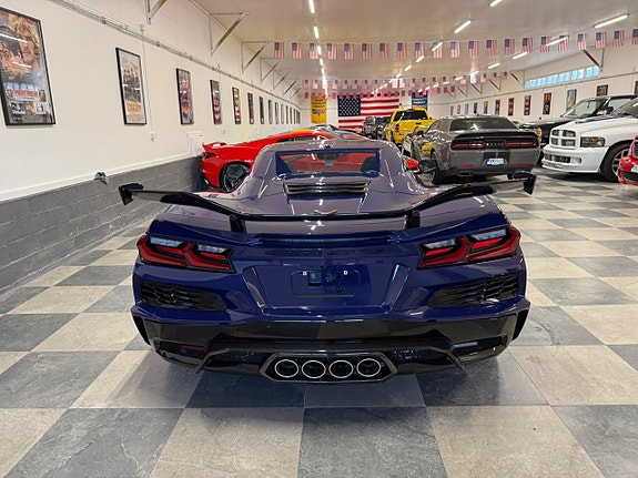 Chevrolet Corvette 14 of 28