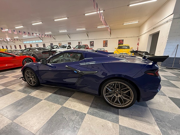Chevrolet Corvette 12 of 28