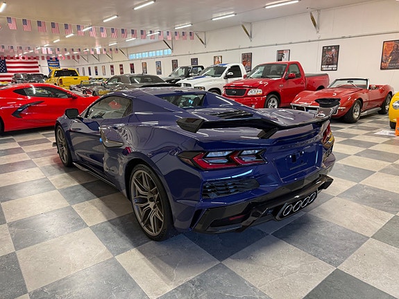 Chevrolet Corvette 13 of 28