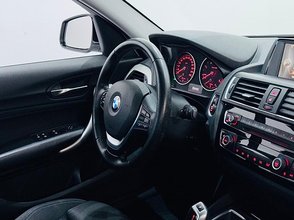 BMW 116d 4 of 5