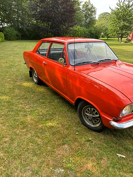 Opel Kadett 4 of 5