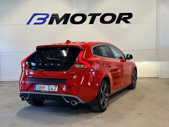 Volvo V40 8 of 17