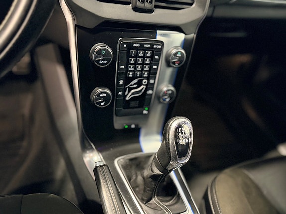 Volvo V40 11 of 17
