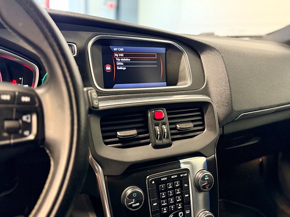 Volvo V40 10 of 17
