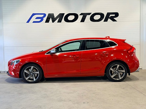 Volvo V40 4 of 17