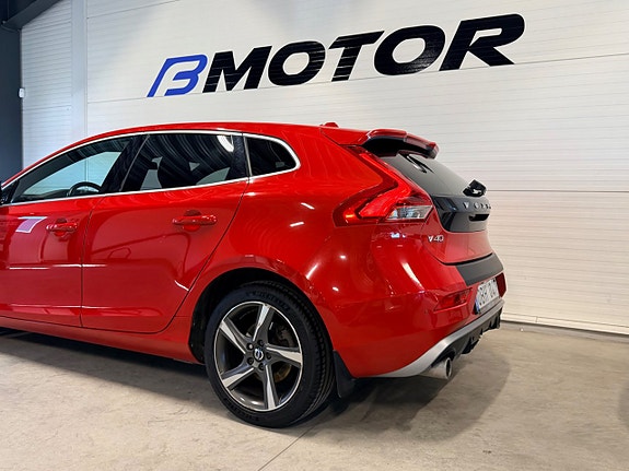 Volvo V40 6 of 17