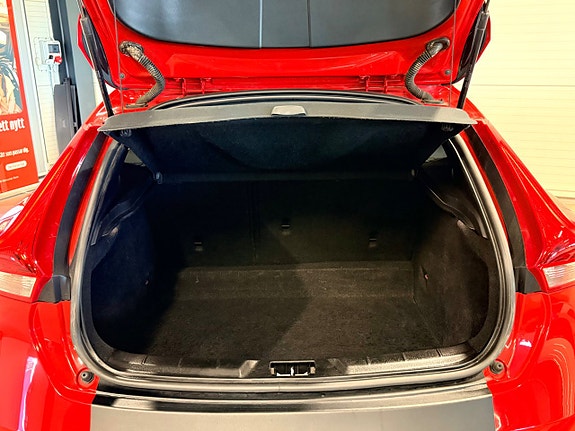 Volvo V40 16 of 17