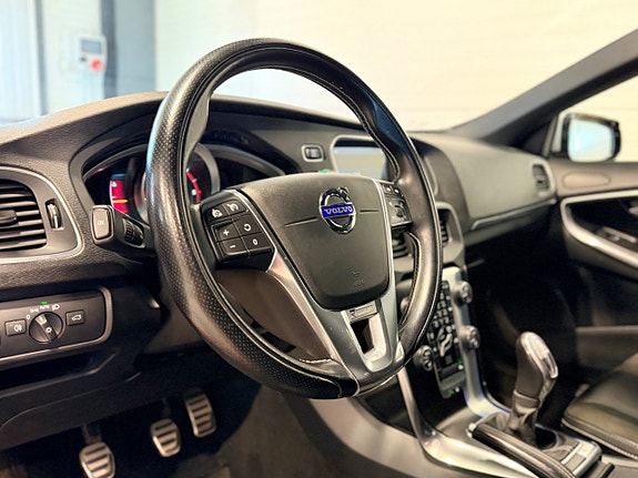 Volvo V40 9 of 17