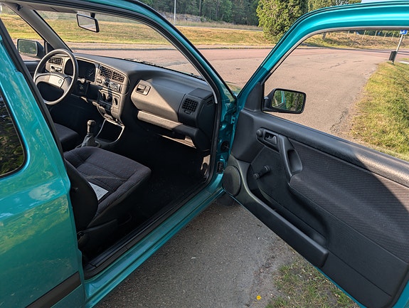 Volkswagen Golf III 2 of 4
