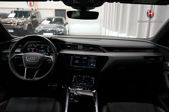 Audi Q8 9 of 18