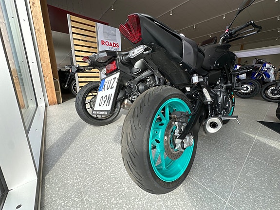 Yamaha MT-07 2 of 4