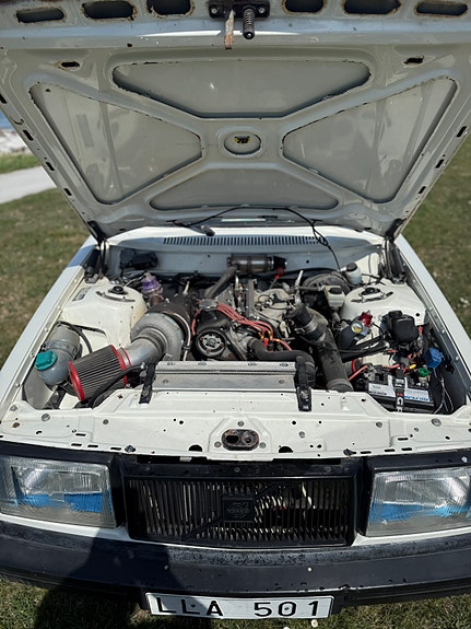 Volvo 240 2 of 5
