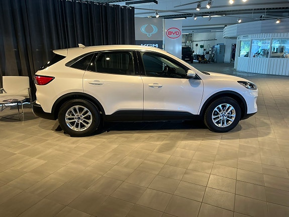 Ford Kuga 2 of 5