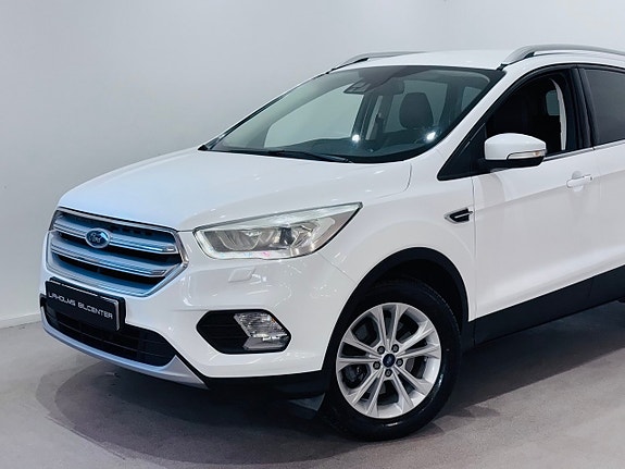 Ford Kuga 2 of 5