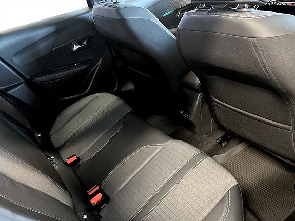 Peugeot 208 14 of 17