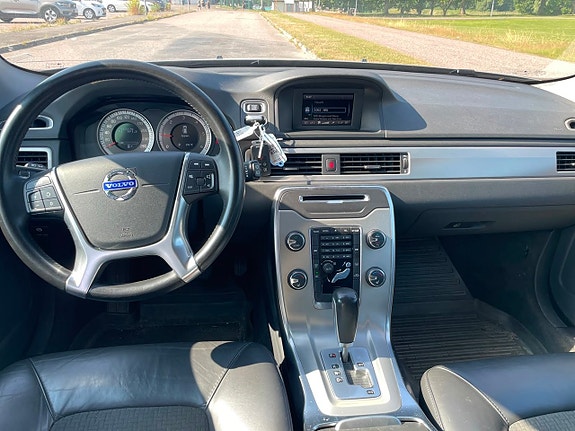 Volvo V70 6 of 13