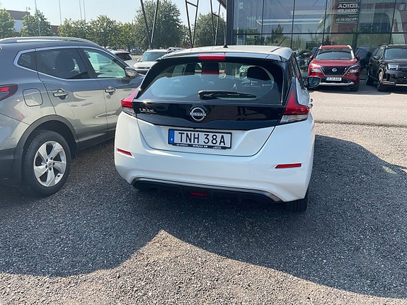 Nissan Leaf 3 of 3