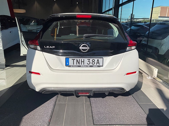 Nissan Leaf 6 of 6