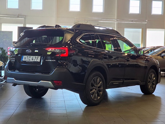 Subaru Outback 3 of 5