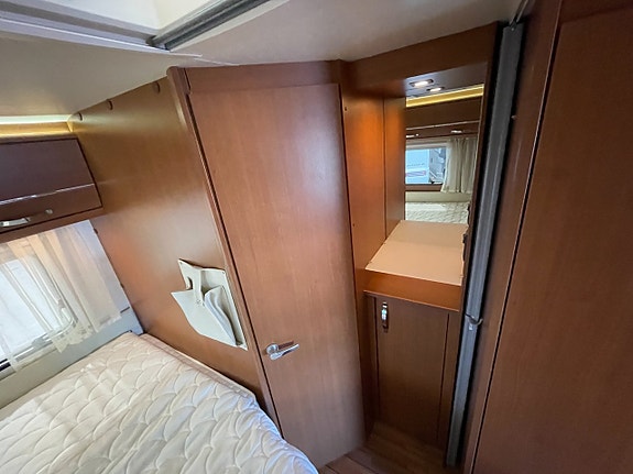 Knaus Sudwind Exlusive / ALDE / 6 bäddar / Dinette / Fint skick 10 of 15
