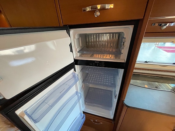 Knaus Sudwind Exlusive / ALDE / 6 bäddar / Dinette / Fint skick 14 of 15