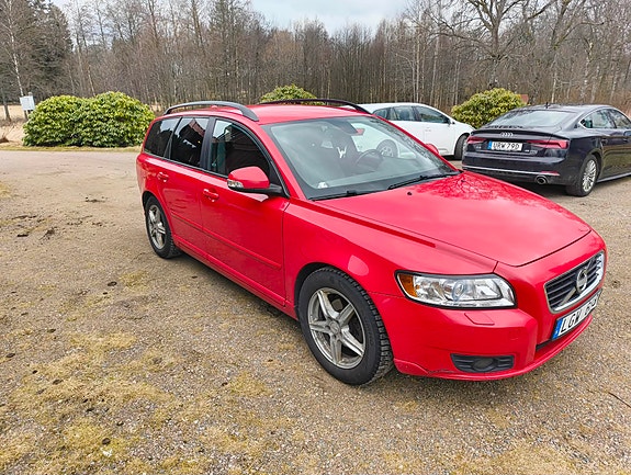 Volvo V50 3 of 5