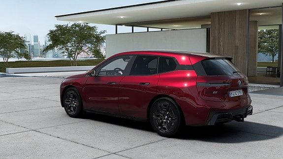 BMW iX 2 of 13