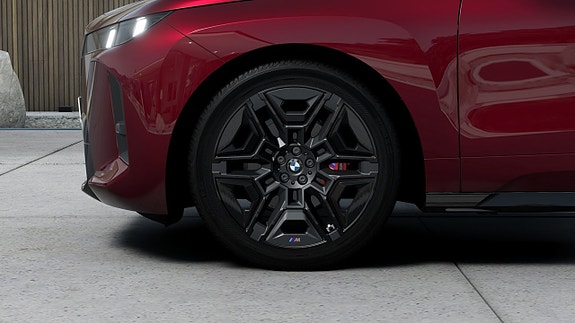 BMW iX 7 of 13